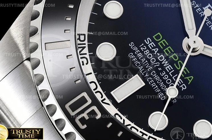 1223 ROLSD097A – Deep Sea Dweller Packable 1017